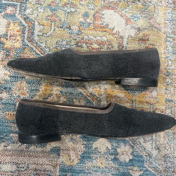 VINTAGE SALVATORE FERRAGAMO velvet textured flats - Picture 2 of 8